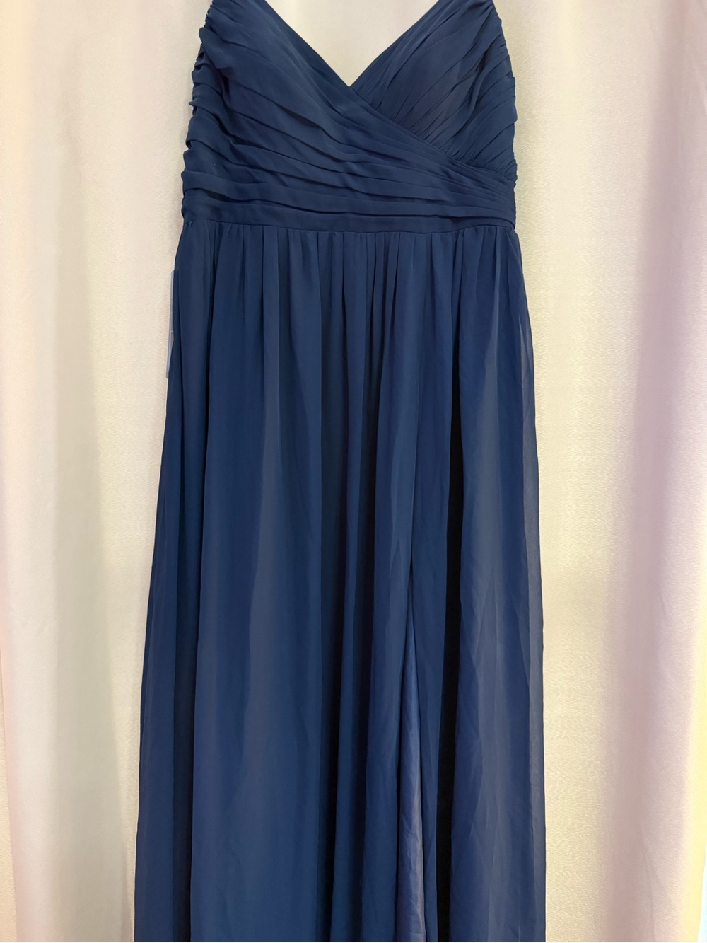 Azazie Elegant Navy Blue V-Neck Chiffon Women’s Dress new with tags